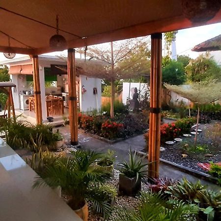 Cantik Villa โลวินา ภายนอก รูปภาพ