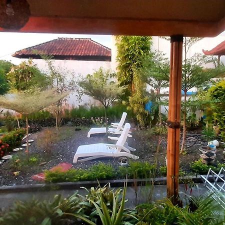 Cantik Villa โลวินา ภายนอก รูปภาพ