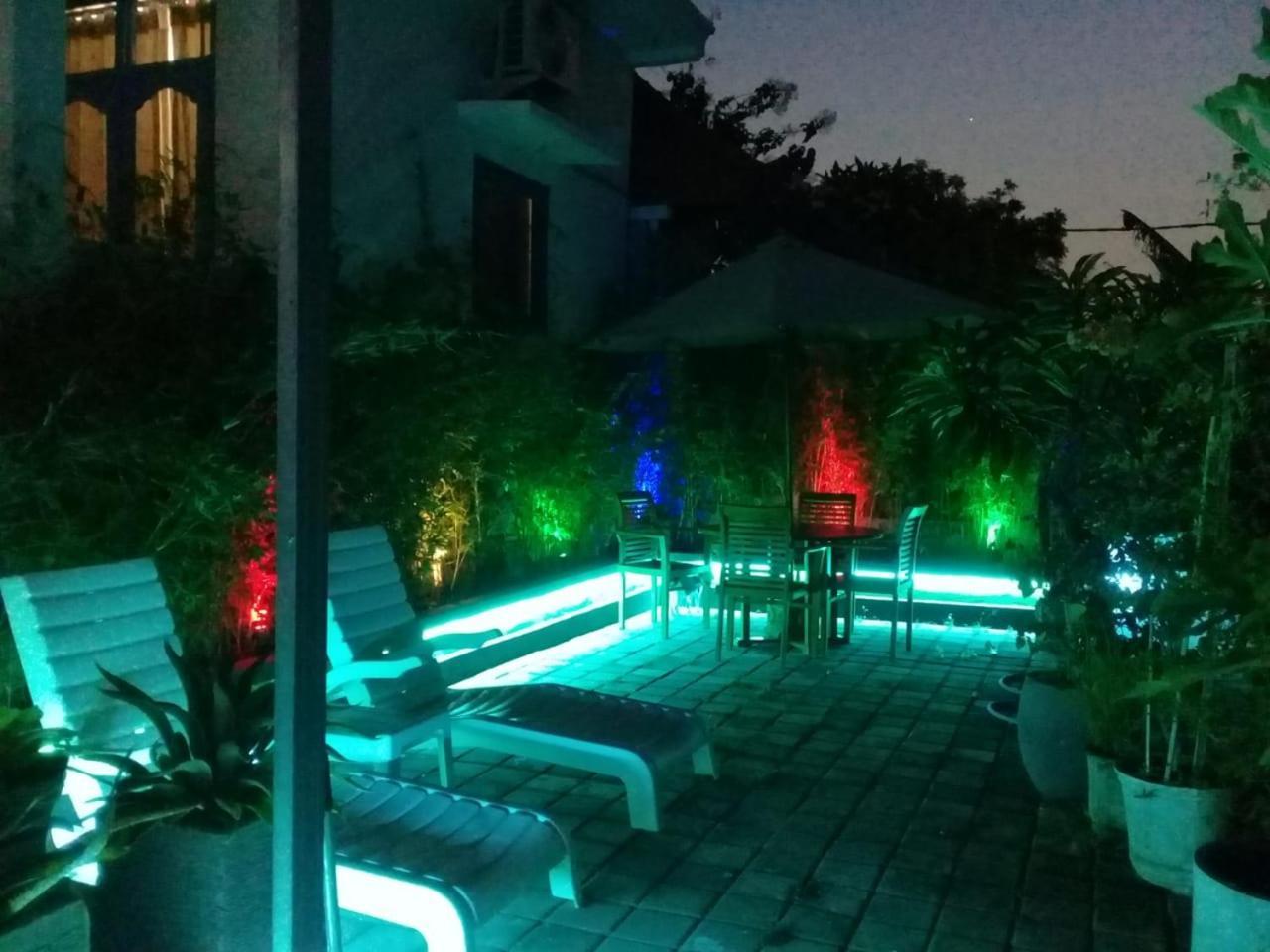 Cantik Villa โลวินา ภายนอก รูปภาพ